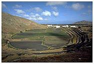 paesaggio montuoso a forma di anfiteatro