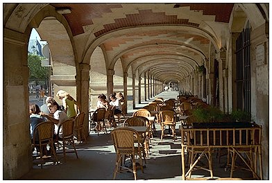 i portici di Place des Vosges